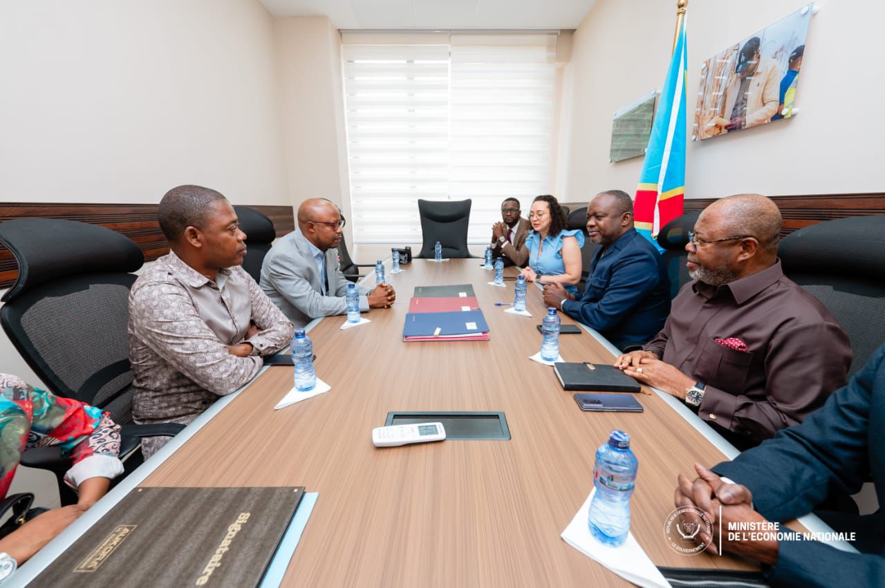 #RDC: Un pas décisif pour la relance agricole en RDCLa signature du partenariat entre le Ministère de l’Économie nationale et le CDI-Bwamanda marque une avancée concrète en faveur de la production locale et de la sécurité alimentaire.