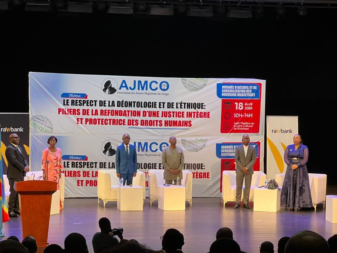 #RDC : De nouveaux magistrats de la République démocratique du Congo (RDC) ont été sensibilisés samedi à la responsabilité envers les justiciables, lors d’une journée d’accueil organisée à leur intention par l’Association des jeunes magistrats du Congo (#AJMCO) à #Kinshasa, sous le thème :