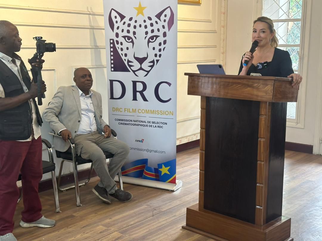 La République démocratique du Congo (RDC) a été autorisée à soumettre officiellement un film à la 99e cérémonie des Oscars, la grande cérémonie annuelle de récompenses du cinéma américain prévue le 15 mars 2027 à Los Angeles, aux États-Unis, a annoncé l’Association des professionnels du 7e art (#APRO7) lors d’une conférence de presse tenue jeudi à Kinshasa.