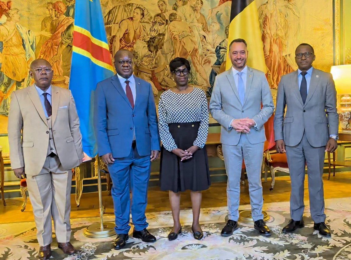 Aux côtés de Madame Juliana Amato Lumumba et de l&rsquo;Ambassadeur Christian Ndongala, honneur d&rsquo;avoir été reçu en audience par S.E. Maxime Prévot @prevotmaxime, Vice-Premier Ministre et Ministre des Affaires étrangères du Royaume de Belgique.